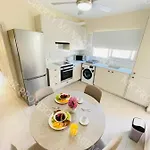 Milos Center Apts No.34 Apartment