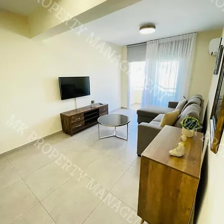 Milos Center Apts No.34 * Λάρνακα