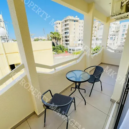 公寓 Milos Center Apts No.34