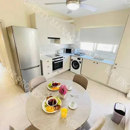 Milos Center Apts No.34 Apartament