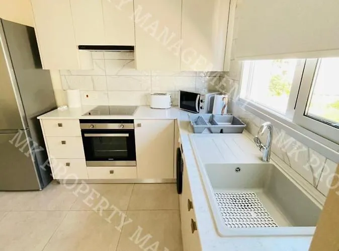 Milos Center Apts No.34